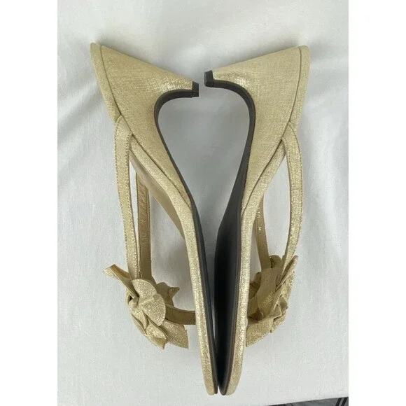 Donald J. Pliner Gold Sandals! Gorgeous. 10. - Picture 10 of 13